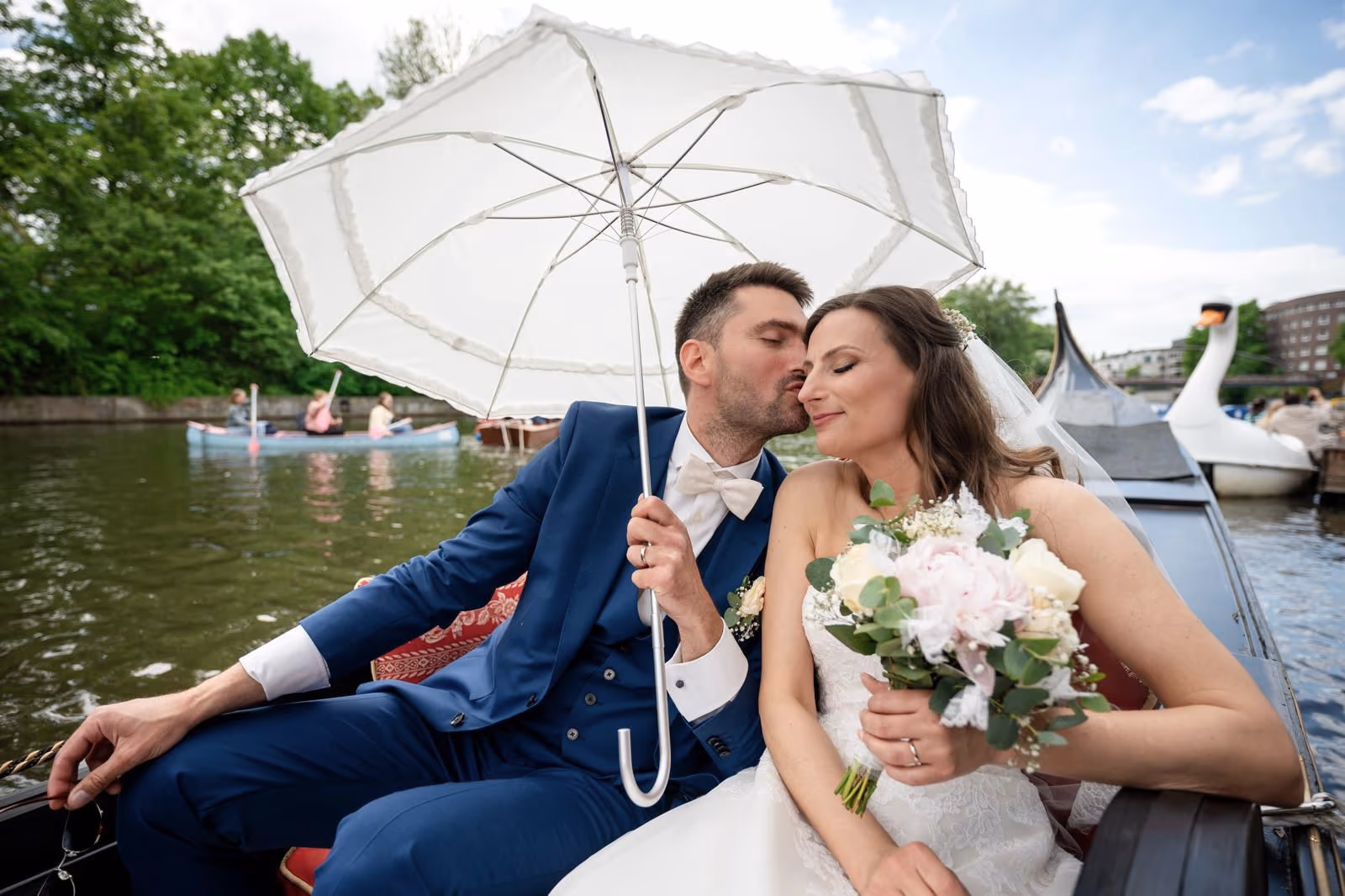 Martina & Leon — Unter weißem Segel